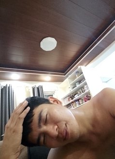 Khen Lix - Male escort in Makati City Photo 4 of 4