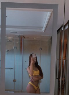 Khendra - Transsexual escort in Manila Photo 4 of 4