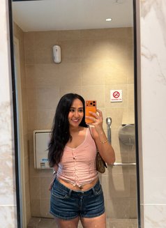 Khey - escort in Singapore Photo 22 of 23