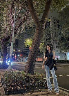 Khloe - escort in Taipei Photo 7 of 9