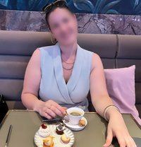 KHLOÉ ROY - escort in New Delhi