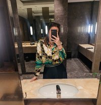 KHLOÉ ROY - escort in New Delhi