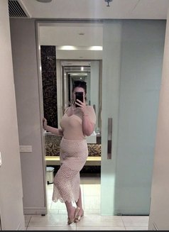 KHLOE ROY - escort in Lomé Photo 14 of 14