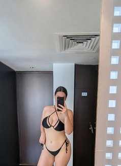 KHLOÉ ROY - puta in Bangalore Photo 10 of 10