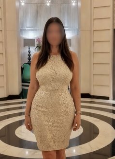 Khloé Roy - escort in Ahmedabad Photo 15 of 17