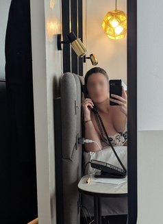 KHLOÉ ROY - puta in New Delhi Photo 7 of 11