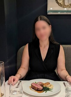 KHLOÉ ROY - escort in Bangalore Photo 1 of 11