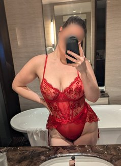 KHLOÉ ROY - escort in Bangalore Photo 5 of 11