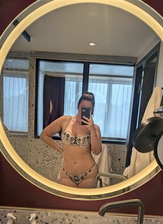 KHLOÉ ROY - escort in Mauritius Photo 7 of 11