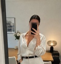 KHLOÉ ROY - puta in Singapore