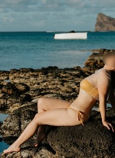 KHLOÉ ROY - escort in Mauritius Photo 9 of 10