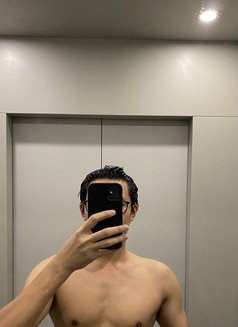 Khris - Male escort in Bangkok Photo 1 of 2