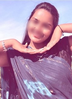 Khusbu Webcam and Reel Meeting - escort in Mumbai Photo 1 of 4