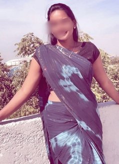 Khusbu Webcam and Reel Meeting - escort in Mumbai Photo 2 of 4