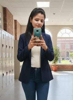 Khusbu Webcam and Reel Meeting - escort in Mumbai Photo 1 of 3