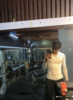 Khushaal Srivastava - Acompañantes masculino in Candolim, Goa Photo 3 of 8