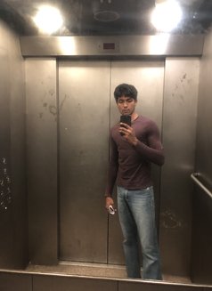 Khushaal Srivastava - Male escort in New Delhi Photo 3 of 4