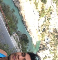Khushaal Srivastava - Acompañantes masculino in RIshikesh