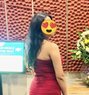 Khushboo ( Cam Show, queen) - puta in Kochi Photo 1 of 1