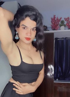 Khushi am new shemale - Transsexual escort in Hyderabad Photo 4 of 5