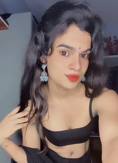Khushi am new shemale - Transsexual escort in Hyderabad Photo 5 of 5