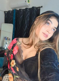 PIHU HIGH CLASS GIRL FOR INCALL- OUTCALL - puta in Mumbai Photo 2 of 4