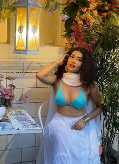 Khushi - escort in Manila Photo 1 of 3