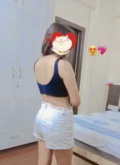 Khushi Gautam Independent College Girl - puta in Noida Photo 2 of 9
