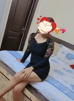 Khushi Gautam Independent College Girl - puta in Noida Photo 8 of 9