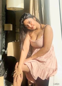 Khushi - escort in Bangalore Photo 1 of 5