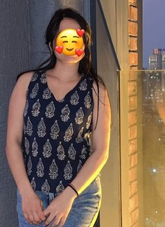Khushi wab cam - escort in Chennai Photo 2 of 5