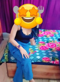 Khushi - escort in Greater Noida Photo 1 of 4