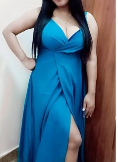 Khushi - escort in Noida Photo 2 of 5