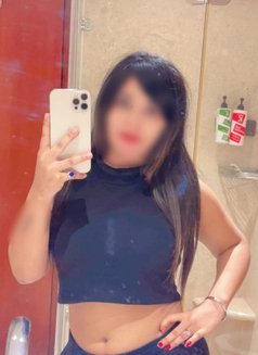 KHUSHI - escort in Mumbai Photo 1 of 5