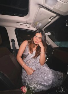 Khushi - escort in Mumbai Photo 1 of 3