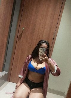 Khushi - escort in Mumbai Photo 1 of 7