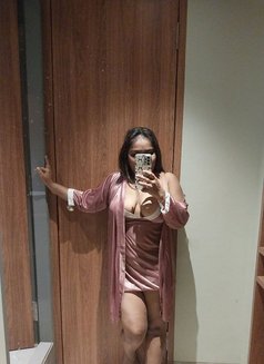 Khushi - escort in Mumbai Photo 4 of 7