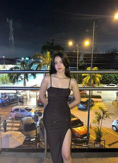 Khushi - escort in Mumbai Photo 1 of 3