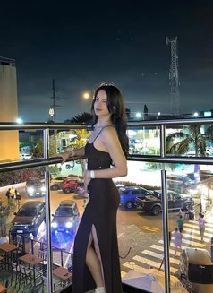 Khushi - escort in Mumbai Photo 2 of 3