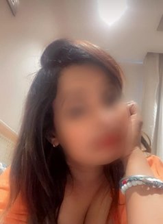 Khushi - escort in New Delhi Photo 4 of 12