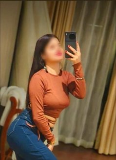 Khushi - escort in New Delhi Photo 7 of 12