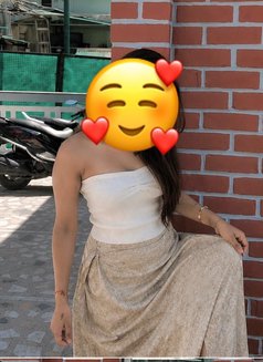 Khushi - escort in Noida Photo 2 of 5