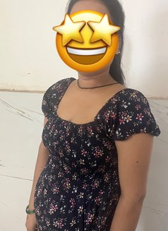 Khushi available right now - escort in Bangalore Photo 1 of 7