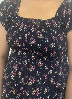 Khushi available right now - escort in Bangalore Photo 2 of 7