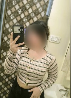 Khushi Meet & Cam - escort in Mumbai Photo 1 of 2