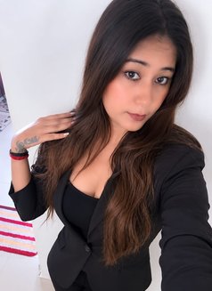 Kajal Meet & Cam Show - puta in Pune Photo 1 of 3