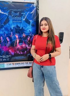 Khushi Pande - escort in Kolkata Photo 1 of 3