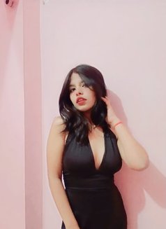 Khushi Patel - puta in Pune Photo 1 of 1