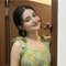 Khushi Roy - puta in Gurgaon Photo 2 of 5