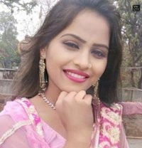 Khushi Sharma - puta in Hyderabad
